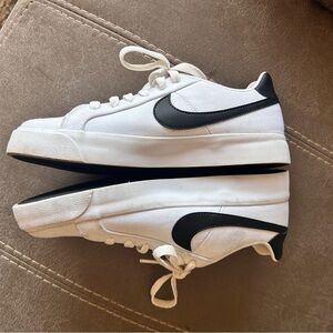 Nike Women's White and Black Sneakers